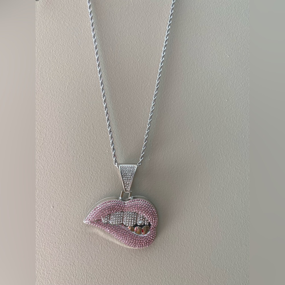 Men Women Hip Hop Bite Lip Shape Pendant Necklace with 13mm Crystal Cuban Chain - Picture 2 of 4